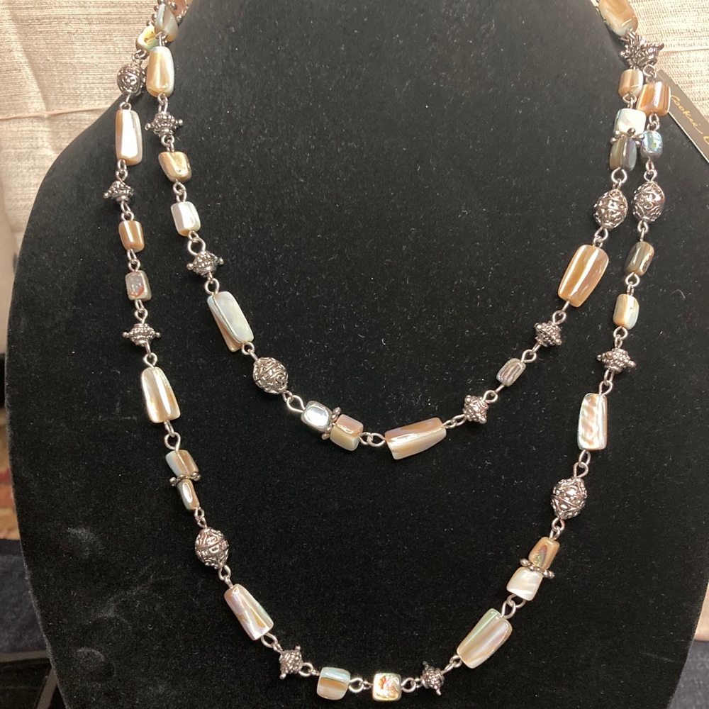 Cookie lee genuine shell necklace